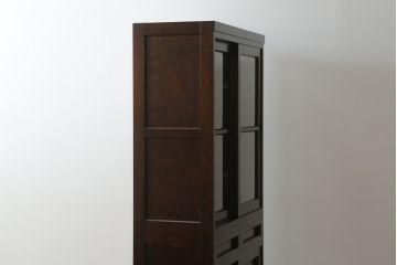 中古　美品!!　松本民芸家具　高山式　シンプルで洗練されたデザインが魅力的な食器棚(戸棚、収納棚、キャビネット)(定価約52万円)(R-073668)