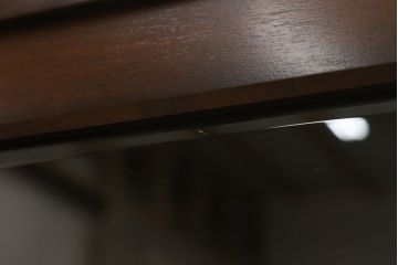 中古　美品!!　松本民芸家具　高山式　シンプルで洗練されたデザインが魅力的な食器棚(戸棚、収納棚、キャビネット)(定価約52万円)(R-073668)