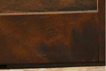 中古　美品　松本民芸家具　気品溢れるシックな佇まいが魅力的!! 高山式デザインのワードローブ(和タンス、収納棚、戸棚、キャビネット)(定価約79万円)(R-073669)