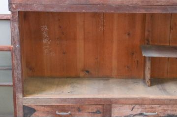 和製アンティーク　古い木味が素敵な昔懐かしい雰囲気の二段重ね収納棚(キャビネット、食器棚、飾り棚、戸棚、ガラスケース)(R-073672)