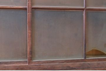 和製アンティーク　古い木味が素敵な昔懐かしい雰囲気の二段重ね収納棚(キャビネット、食器棚、飾り棚、戸棚、ガラスケース)(R-073672)