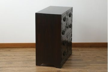 中古　美品　落ち着いた深い色味が魅力的なアンティーク調和箪笥(時代箪笥、衣装箪笥、収納箪笥、整理箪笥、タンス、引き出し)(R-073680)