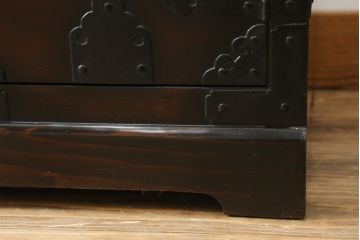 中古　美品　落ち着いた深い色味が魅力的なアンティーク調和箪笥(時代箪笥、衣装箪笥、収納箪笥、整理箪笥、タンス、引き出し)(R-073680)