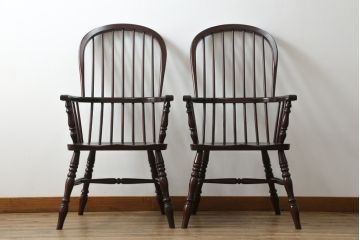 中古　国産民芸家具　デパート購入品　クラシカルな佇まいのウィンザーチェア2脚セット(ウインザーチェア、アームチェア、板座チェア、ダイニングチェア、椅子、イス)(R-073683)