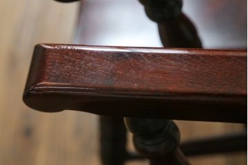 中古　国産民芸家具　デパート購入品　クラシカルな佇まいのウィンザーチェア2脚セット(ウインザーチェア、アームチェア、板座チェア、ダイニングチェア、椅子、イス)(R-073683)