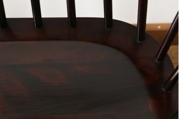中古　国産民芸家具　デパート購入品　クラシカルな佇まいのウィンザーチェア2脚セット(ウインザーチェア、アームチェア、板座チェア、ダイニングチェア、椅子、イス)(R-073683)