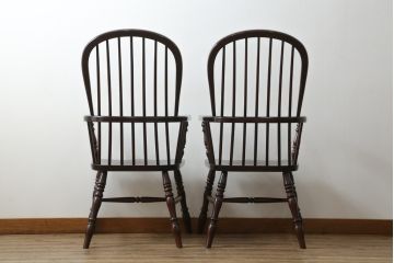 中古　国産民芸家具　デパート購入品　クラシカルな佇まいのウィンザーチェア2脚セット(ウインザーチェア、アームチェア、板座チェア、ダイニングチェア、椅子、イス)(R-073683)