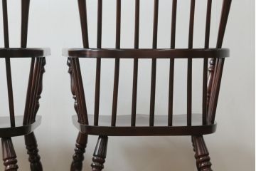 中古　国産民芸家具　デパート購入品　クラシカルな佇まいのウィンザーチェア2脚セット(ウインザーチェア、アームチェア、板座チェア、ダイニングチェア、椅子、イス)(R-073683)