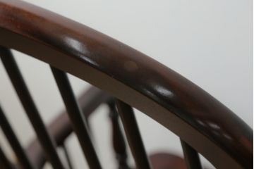 中古　国産民芸家具　デパート購入品　クラシカルな佇まいのウィンザーチェア2脚セット(ウインザーチェア、アームチェア、板座チェア、ダイニングチェア、椅子、イス)(R-073683)