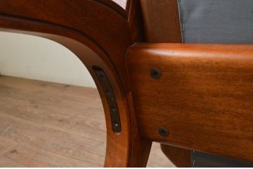 中古　DREXEL HERITAGE(ドレクセルヘリテイジ)　ESPERANTO(エスペラント)　上品な曲線デザインが高級感を醸し出すアーム付きダイニングチェア2脚セット(アームチェア、イス、椅子)(R-073684)