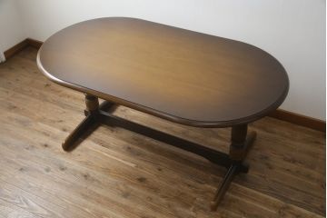 中古　美品　飛騨産業　キツツキマーク　穂高シリーズ　クラシカルなデザインが魅力的なダイニングテーブル(4人掛け、食卓、作業台)(R-073685)