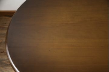 中古　美品　飛騨産業　キツツキマーク　穂高シリーズ　クラシカルなデザインが魅力的なダイニングテーブル(4人掛け、食卓、作業台)(R-073685)