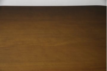 中古　美品　飛騨産業　キツツキマーク　穂高シリーズ　クラシカルなデザインが魅力的なダイニングテーブル(4人掛け、食卓、作業台)(R-073685)
