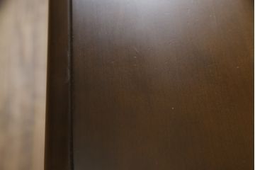 中古　美品　飛騨産業　キツツキマーク　穂高シリーズ　クラシカルなデザインが魅力的なダイニングテーブル(4人掛け、食卓、作業台)(R-073685)