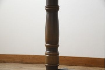 中古　美品　飛騨産業　キツツキマーク　穂高シリーズ　クラシカルなデザインが魅力的なダイニングテーブル(4人掛け、食卓、作業台)(R-073685)