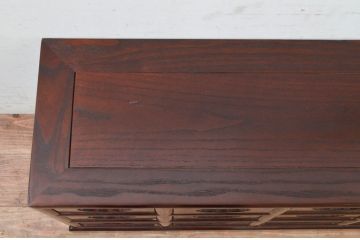 中古　美品　広島県　博永家具　ニレ材　漆塗り　引き出し12杯　特徴的な引手が魅力的なローチェスト(小引き出し、小物収納、収納箪笥、薬箪笥、整理タンス、ドロワー)(R-073692)