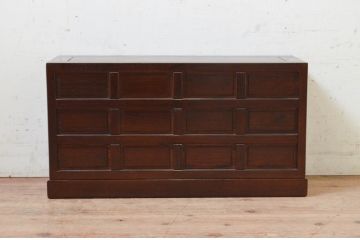 中古　美品　広島県　博永家具　ニレ材　漆塗り　引き出し12杯　特徴的な引手が魅力的なローチェスト(小引き出し、小物収納、収納箪笥、薬箪笥、整理タンス、ドロワー)(R-073692)