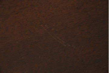 イギリスアンティーク　マホガニー材　ガラスの取っ手が目を惹くチェスト　(R-073696)