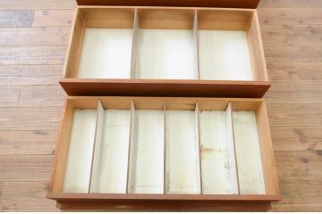 ビンテージ　チーク材　明るい木の色味が魅力!!お部屋のアクセントにおすすめのチェスト(引き出し、サイドチェスト、ヴィンテージ)(R-073703)