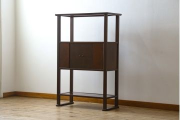 中古　松本民芸家具　#506型　シックな色合いと上品な佇まいが魅力の朝鮮棚(飾り棚、収納棚、戸棚、茶棚)(定価約23万円)(R-073707)