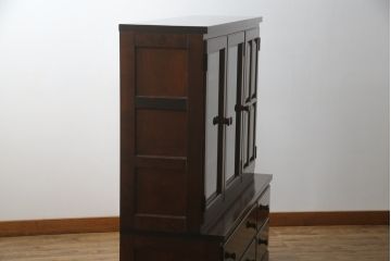中古　美品　松本民芸家具　落ち着きのある佇まいが魅力的な収納棚(戸棚、飾り棚、食器棚、キャビネット、引き出し)(R-073709)