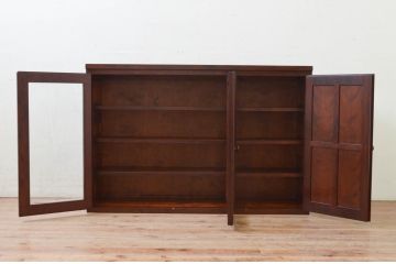 中古　美品　松本民芸家具　落ち着きのある佇まいが魅力的なサイドボード(収納棚、戸棚、飾り棚、食器棚、サイドキャビネット)(R-073710)