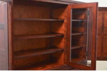 中古　美品　松本民芸家具　落ち着きのある佇まいが魅力的なサイドボード(収納棚、戸棚、飾り棚、食器棚、サイドキャビネット)(R-073710)