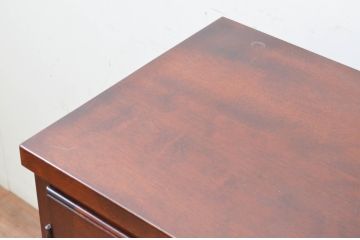 中古　美品　松本民芸家具　落ち着きのある佇まいが魅力的なサイドボード(収納棚、戸棚、飾り棚、食器棚、サイドキャビネット)(R-073710)