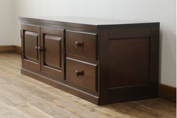 中古　松本民芸家具　和・洋どちらのお部屋にも取り入れやすいローボード(テレビ台、テレビボード、サイドボード、サイドキャビネット、収納棚、戸棚、引き出し、リビングボード)(R-073713)