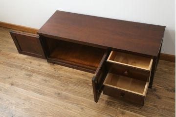 中古　松本民芸家具　和・洋どちらのお部屋にも取り入れやすいローボード(テレビ台、テレビボード、サイドボード、サイドキャビネット、収納棚、戸棚、引き出し、リビングボード)(R-073713)