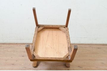アンティーク家具　オーク材　滑らかに曲線を描く肘掛けがおしゃれな珍しいデザインのアームチェア(一人掛け、1Pソファ、ダイニングチェア、椅子、イス)(R-073715)