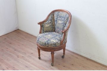 中古　美品!!　DREXEL HERITAGE(ドレクセルヘリテイジ)　品のある佇まいが魅力的な回転チェア(アームチェア、デスクチェア、回転椅子、一人掛けソファ、1人掛けソファ、1Pソファ、椅子、イス)(R-073723)