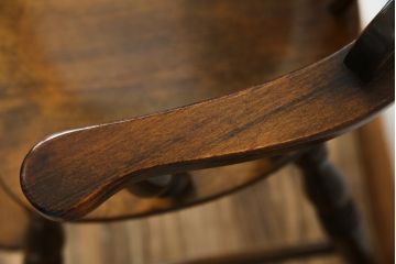 和製ビンテージ　飛騨産業　キツツキマーク　しっかりとした作りが嬉しいベビーチェア(チャイルドチェア、キッズチェア、アームチェア、ダイニングチェア、板座チェア、こども椅子、子どもイス、ヴィンテージ)(R-073726)