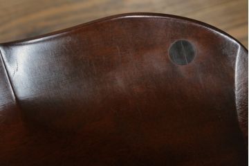 中古　美品　松本民芸家具　#91型　落ち着きのある大人カフェ風インテリアが叶うキャプテンチェア2脚セット(アームチェア、板座チェア、ダイニングチェア、椅子、イス)(定価2脚で約26万円)(R-073728)