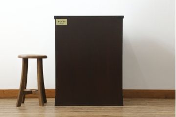 中古　岩谷堂箪笥　桜木作　深い木の色味と存在感のある鋲付金具が魅力的な小箪笥(小タンス、収納箪笥、整理箪笥、小物収納)(R-073734)