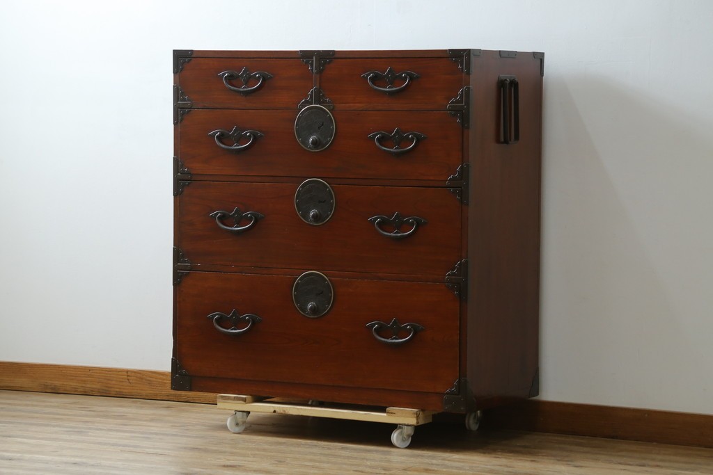 和製アンティーク　上手物!!　総欅(ケヤキ)材　特注金具　シンプルながら上質な時代箪笥　(R-073735)