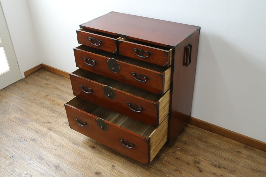 和製アンティーク　上手物!!　総欅(ケヤキ)材　特注金具　シンプルながら上質な時代箪笥　(R-073735)