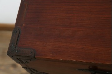 和製アンティーク　上手物!!　総欅(ケヤキ)材　特注金具　シンプルながら上質な時代箪笥　(R-073735)