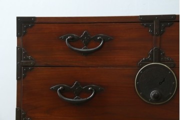 和製アンティーク　上手物!!　総欅(ケヤキ)材　特注金具　シンプルながら上質な時代箪笥　(R-073735)