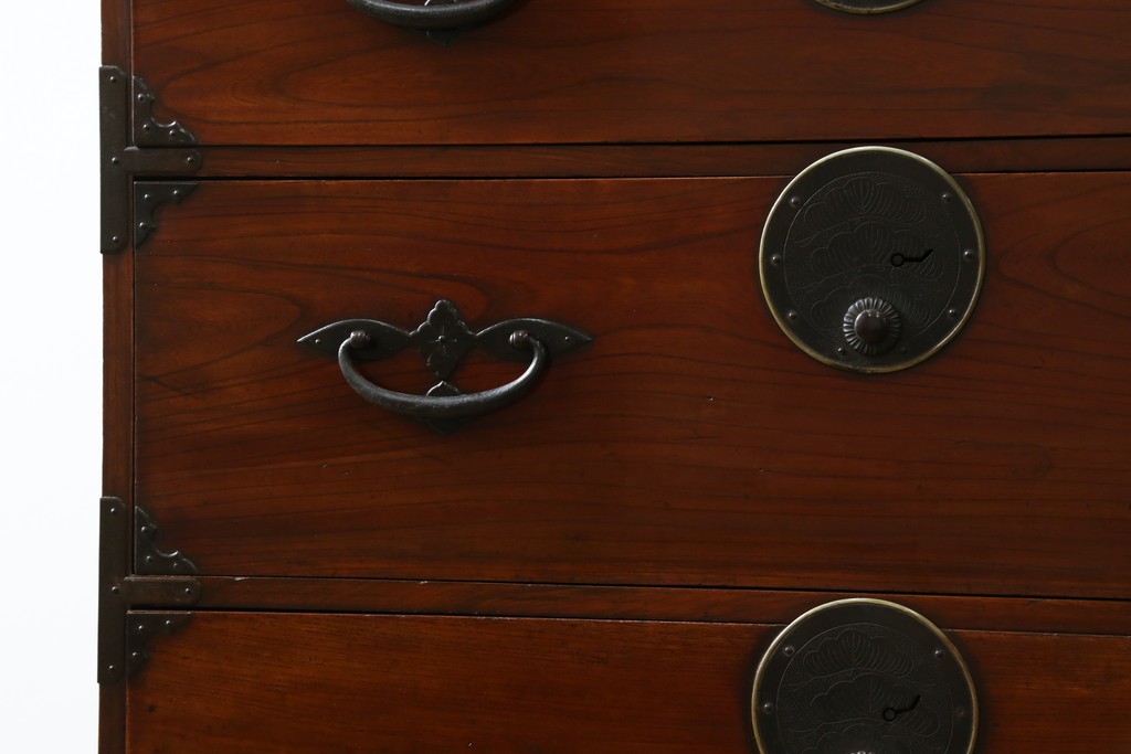 和製アンティーク　上手物!!　総欅(ケヤキ)材　特注金具　シンプルながら上質な時代箪笥　(R-073735)