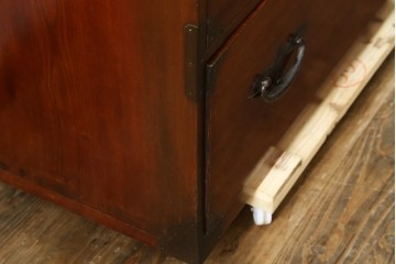 和製アンティーク　上手物!!　総欅(ケヤキ)材　特注金具　シンプルながら上質な時代箪笥　(R-073735)