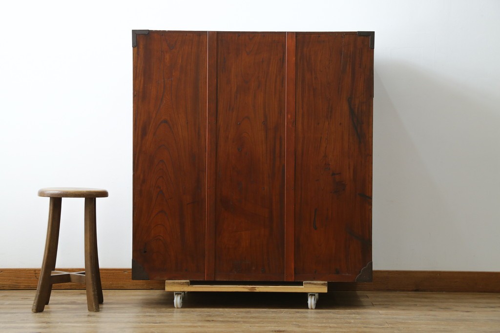 和製アンティーク　上手物!!　総欅(ケヤキ)材　特注金具　シンプルながら上質な時代箪笥　(R-073735)