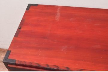 和製アンティーク　希少デザイン!!　前面欅(ケヤキ)材　玉杢　金具がびっしりの時代箪笥ローチェスト(ローボード、引き出し、衣装箪笥、整理タンス、収納たんす、テレビ台、テレビボード)(R-073739)