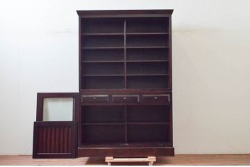 中古　美品　国産民芸家具　和モダンな空間づくりにも活躍するキャビネット(食器棚、飾り棚、収納棚、戸棚、カップボード)(R-073743)