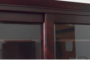 中古　美品　国産民芸家具　和モダンな空間づくりにも活躍するキャビネット(食器棚、飾り棚、収納棚、戸棚、カップボード)(R-073743)