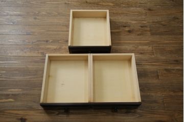 中古　美品　国産民芸家具　和モダンな空間づくりにも活躍するキャビネット(食器棚、飾り棚、収納棚、戸棚、カップボード)(R-073743)