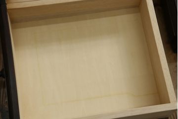 中古　美品　国産民芸家具　和モダンな空間づくりにも活躍するキャビネット(食器棚、飾り棚、収納棚、戸棚、カップボード)(R-073743)