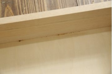 中古　美品　国産民芸家具　和モダンな空間づくりにも活躍するキャビネット(食器棚、飾り棚、収納棚、戸棚、カップボード)(R-073743)