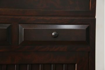 中古　美品　国産民芸家具　和モダンな空間づくりにも活躍するキャビネット(食器棚、飾り棚、収納棚、戸棚、カップボード)(R-073743)