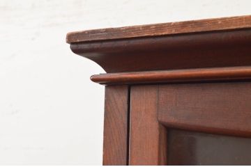 和製アンティーク　上手物!!　欅(ケヤキ)材　趣のある佇まいが魅力的な収納棚(食器棚、戸棚、飾り棚、キャビネット)(R-073750)